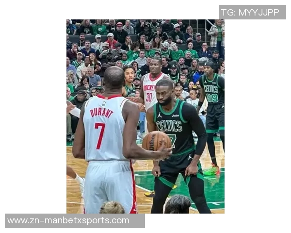 杰伦布朗全能表现助球队获胜6投仅2中却贡献8分5板6助3抢断